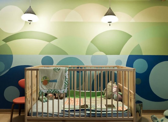 Dětský pokoj s geometrickými tvary
