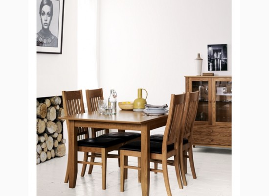 Dřevěný jídelní nábytek inspirovaný eco designem 