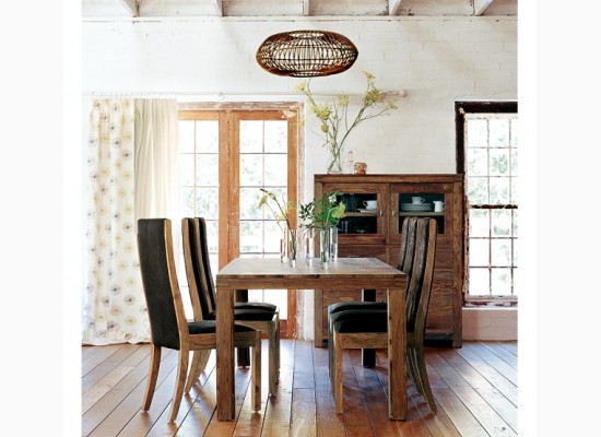 Eco dřevěný stůl do jídelny 