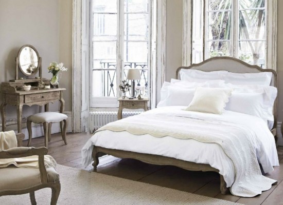 Elegantní ložnice ve francouzském stylu