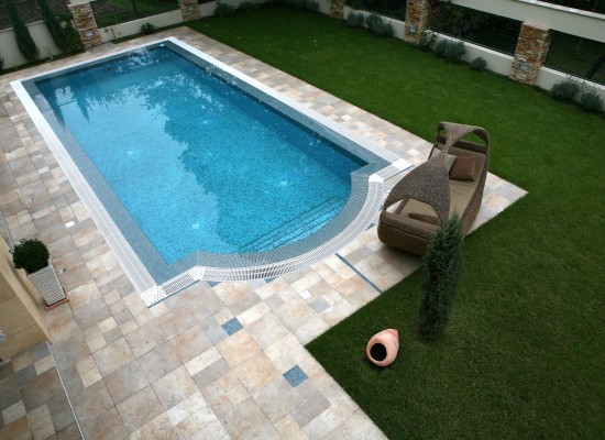 Italská zahrada se stylovým bazénem 