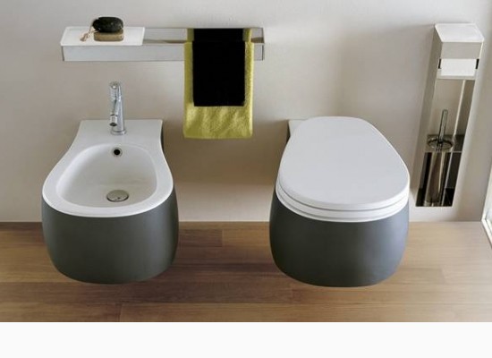 Moderní italský závěsný bidet