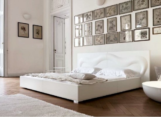 Luxusní italská ložnice v bílé 