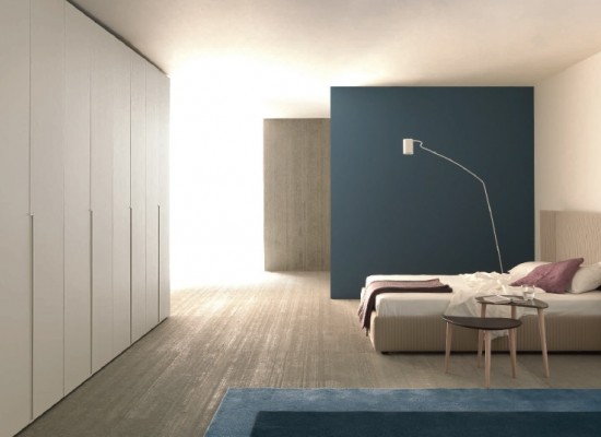 Italská moderní ložnice modrobílá 