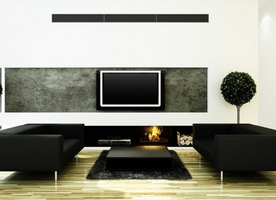 Italský obývací pokoj s černou sedačkou a krbem