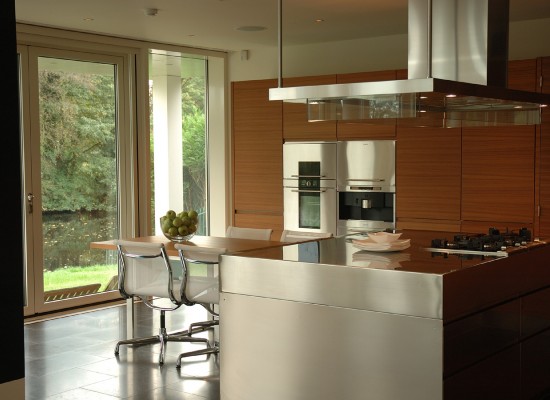 Kuchyňský kout v moderním interiéru 