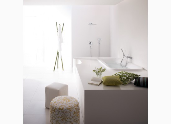 Lesklá koupelna v moderním interiéru 