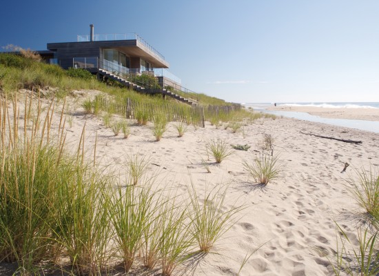 Moderní design domu na pláži 