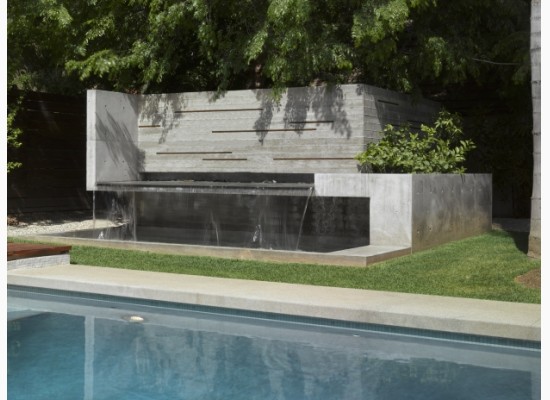 Modernistická fontána pro vaši zahradu 