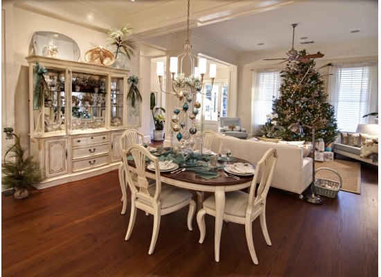 Antik obývací pokoj s jídelnou na vánoce 