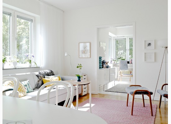 Světlý nábytek proslunní váš interiér