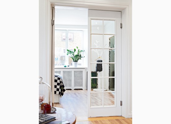 Dveře do obýváku ve skandinávském stylu 