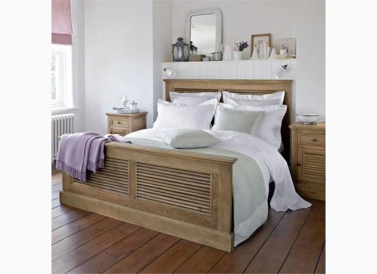 Dřevěná postel s odkládací plochou do ložnice 