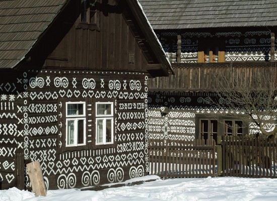 Tradiční slovenská dřevěná chalupa