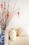 interiery/kvetinova-dekorace-v-asijskem-obyvacim-pokoji