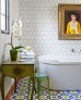 interiery/extravagantni-francouzska-koupelna-s-obrazem