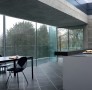 interiery/moderni-kuchyne-s-kamennou-podlahou