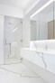 interiery/minimalisticka-koupelna-v-mramoru