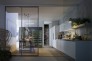 interiery/moderni-italska-kuchyne-s-posuvnou-sklenenou-stenou