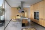 interiery/moderni-kuchyne-s-dlouhym-barovym-pultem