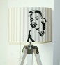 interiery/retro-stinitko-na-lampy-s-marilyn-monroe