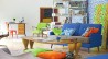 Moderní obývací pokoj plný barev 