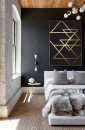 Ložnice s minimalistickou dekorací