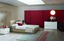 Moderní italská ložnice v červené 