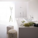 Lesklá koupelna v moderním interiéru 