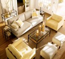 Moderní obývací pokoj se světlou sedačkou 